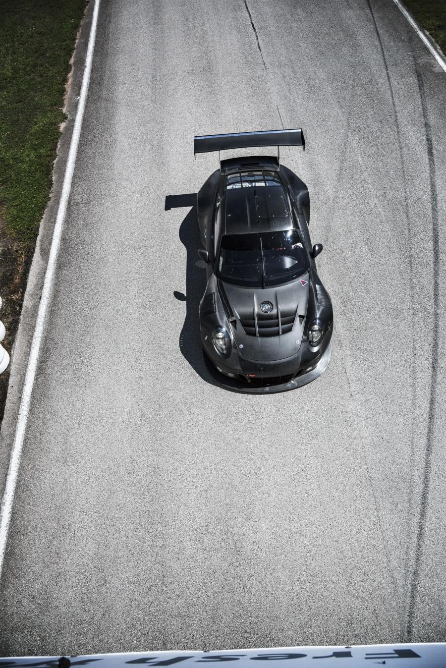  Porsche 911 GT3 R 2016 года  (фото 9 из 11)